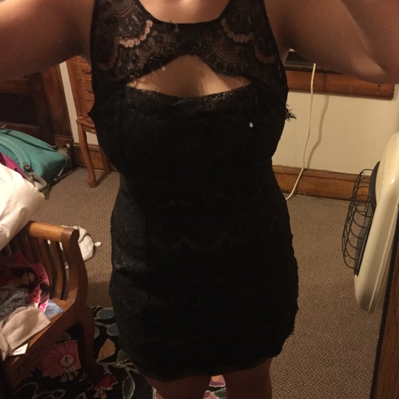 Black lace keyhole cocktail dress