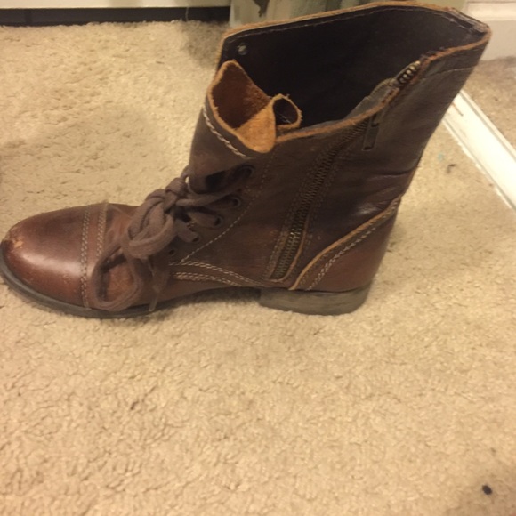 Combat boots