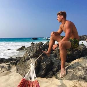 Meet your Posher, Christian