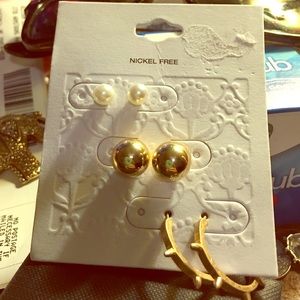 3 sets of earring