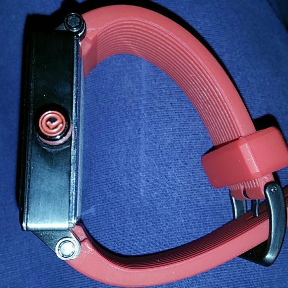 Watch - Picture 2 of 3