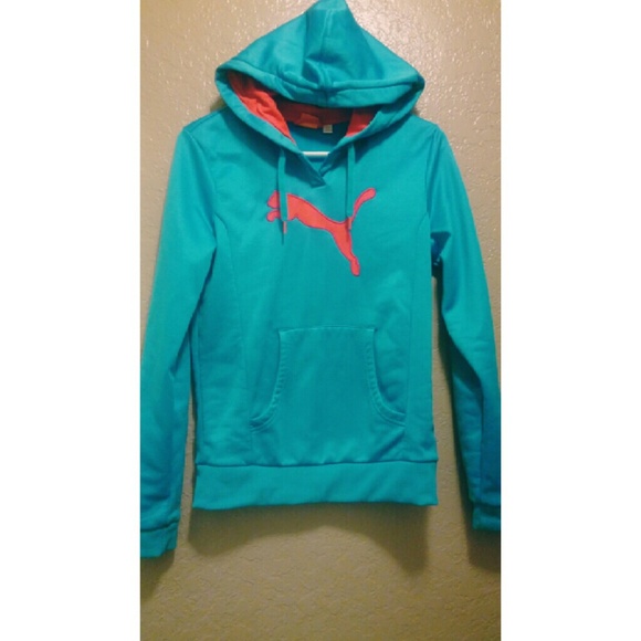 Puma Sweaters - 🔴final price🔴Puma hoodie