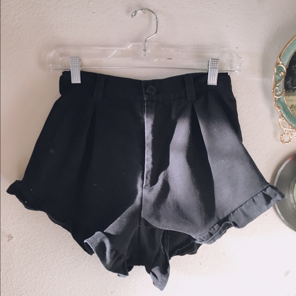 UO Ruffle Shorts