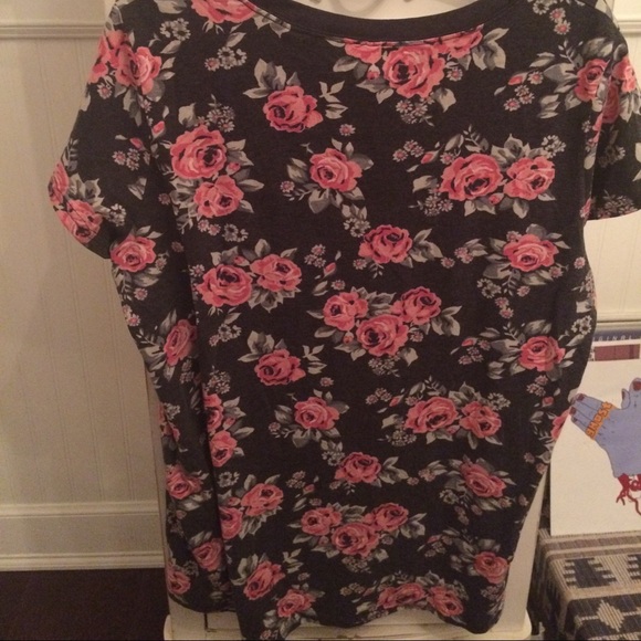 Floral graphic tee - Picture 1 of 2