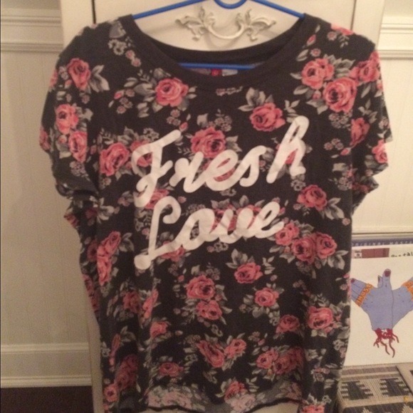 Floral graphic tee - Picture 2 of 2