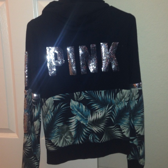 LIMITED EDITION RARE ZIP UP VICTORIAS SECRET - Picture 1 of 1