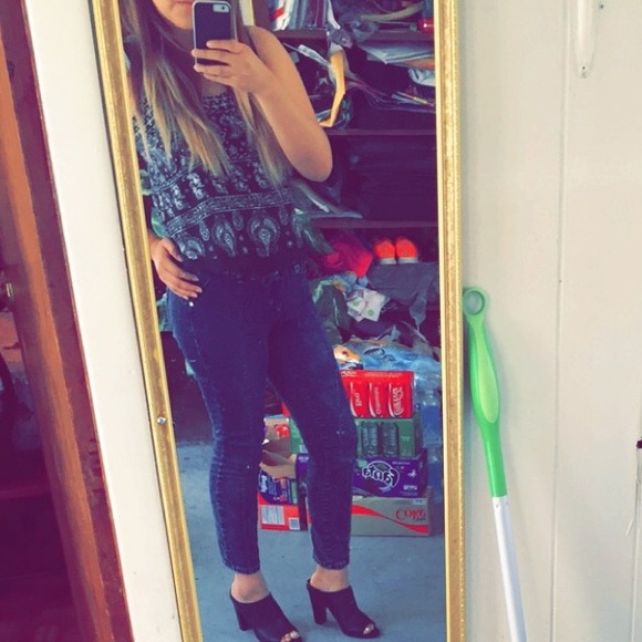 ❗️SOLD❗️Black Peep Heels - Picture 4 of 4