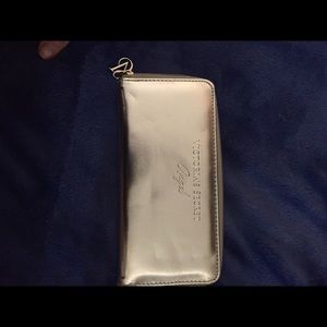 Vs angel wallet color silver