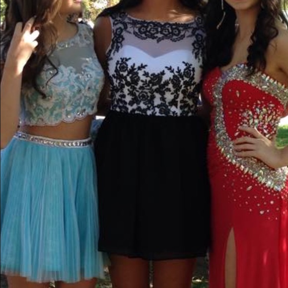 Dress - Picture 3 of 3