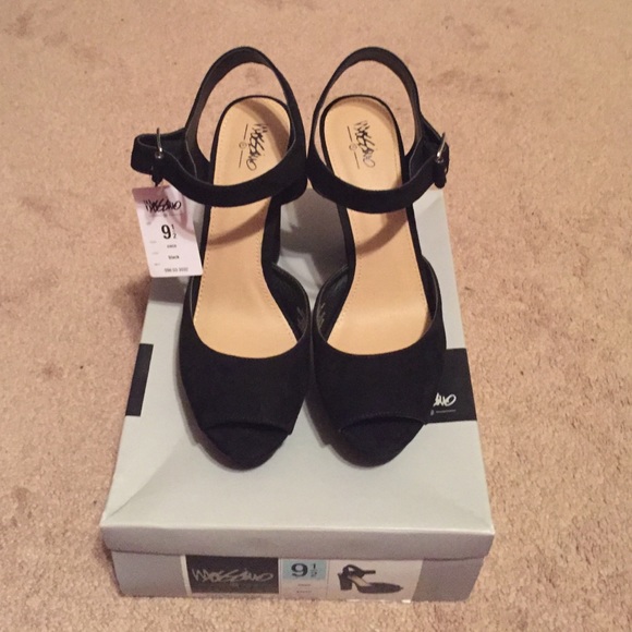 Black suede chunky platform pumps👠