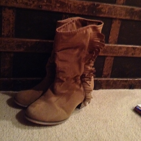 Cow girl heeled boots