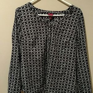 Black and white floral printed top