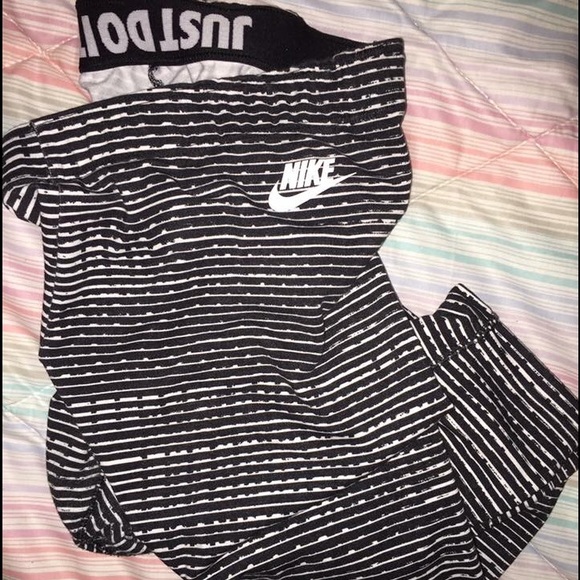 Nike leggings