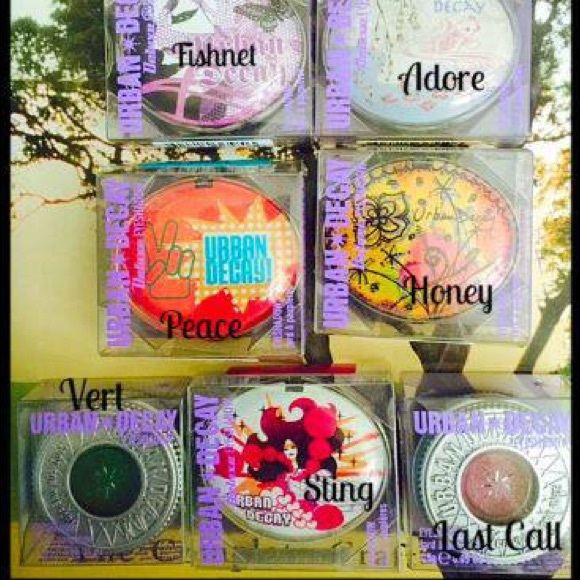 7 Eyeshadows- including 5 Retro