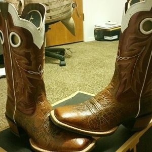 Cowboy boots (New)