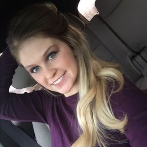 Meet your Posher, Kayla