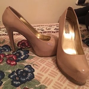 Vera Wang Cream Heels