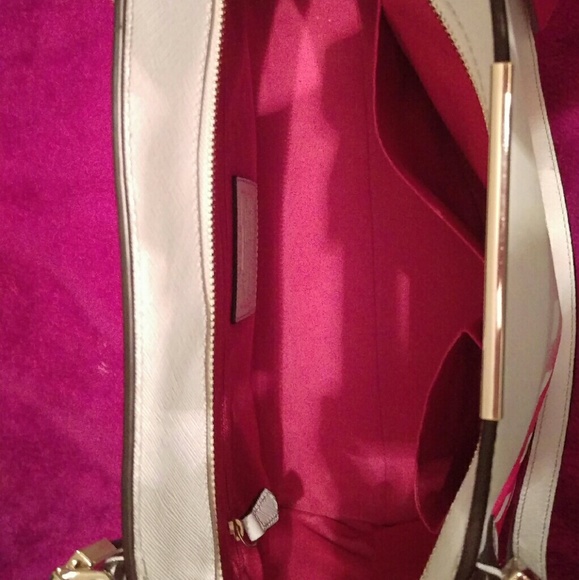 Authentic Coach purse Large - Picture 2 of 3