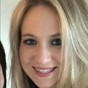 Meet your Posher, Alisha