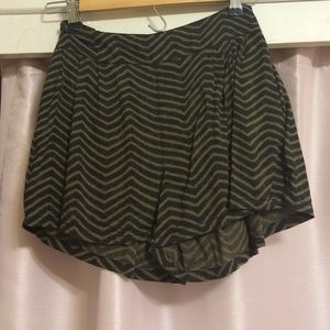 Chevron stripped flowy shorts