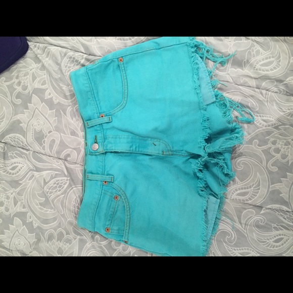 Vintage real high waisted Levi Jean shorts size 28