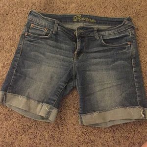 Delia's denim shorts, size 7/8