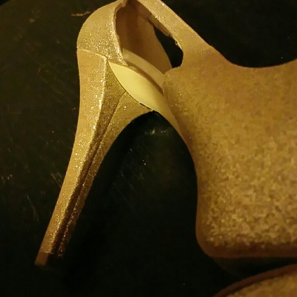 Guess pumps - Picture 3 of 4