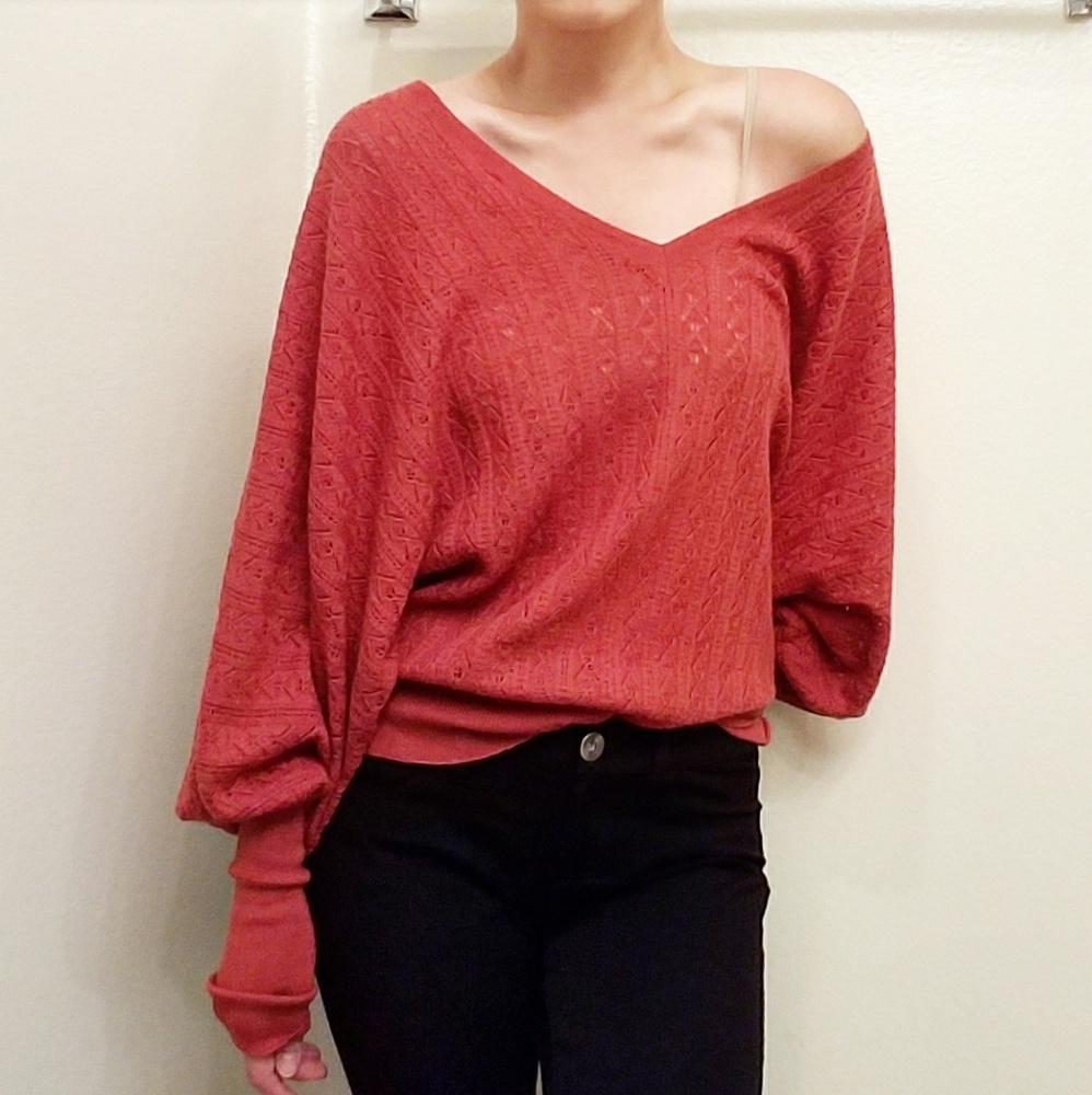 HINGE | KNIT BATWING SLEEVE SWEATER