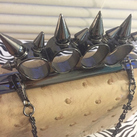 Spiked Clutch - Picture 3 of 3