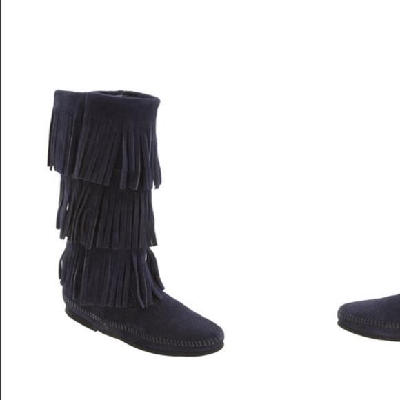 Minnetonka 3- Layer Fringe Boot Black