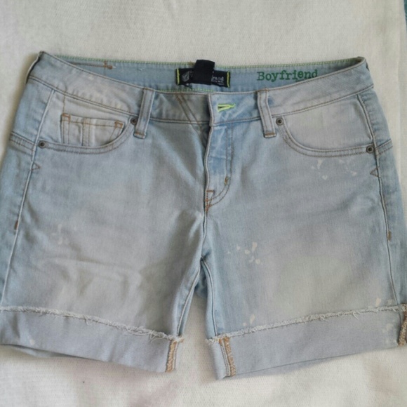 Volcom Brand Jean Shorts (Boyfriend Couple Ample)