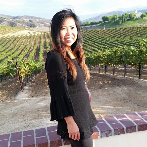 Meet your Posher, Jeannette - Picture 1 of 1