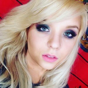 Meet your Posher, Elina