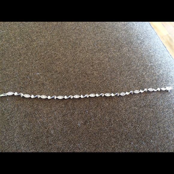Diamond bracelet - Picture 2 of 3