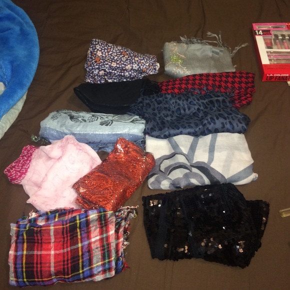 Huge scarf lot