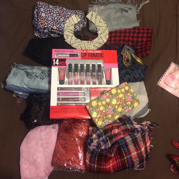 Accessories lot