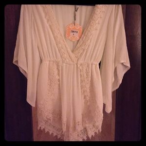 Ivory jumper by Debbie Dabble. Size 8