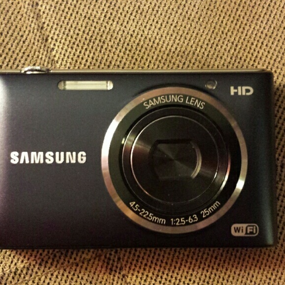 Brand new Samsung ST150 Smart Camera Cobalt Black
