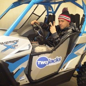 Meet your Posher, Tomas