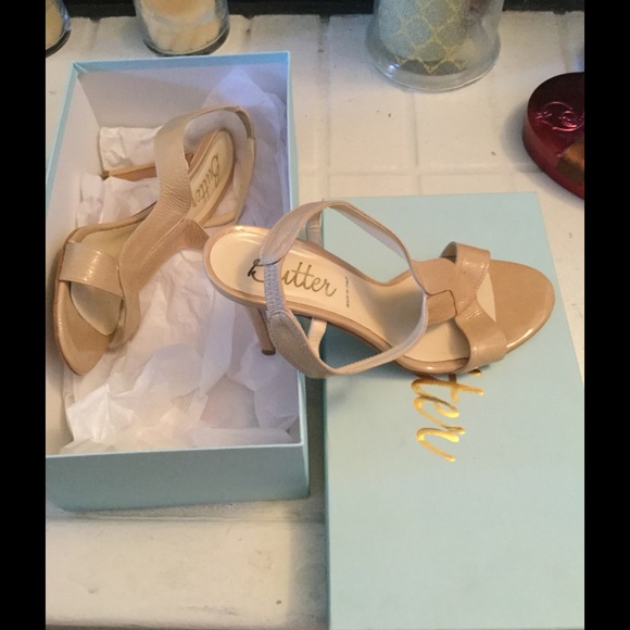 Nude strapy sandals