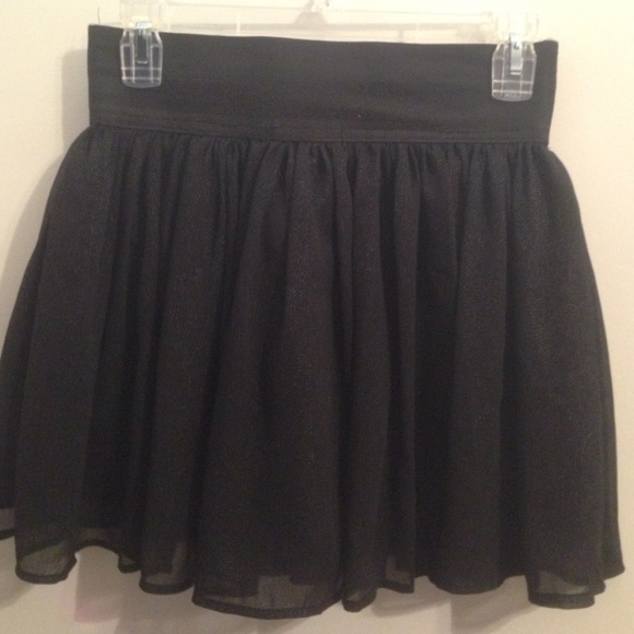 Black tulle skater skirt - Picture 2 of 3