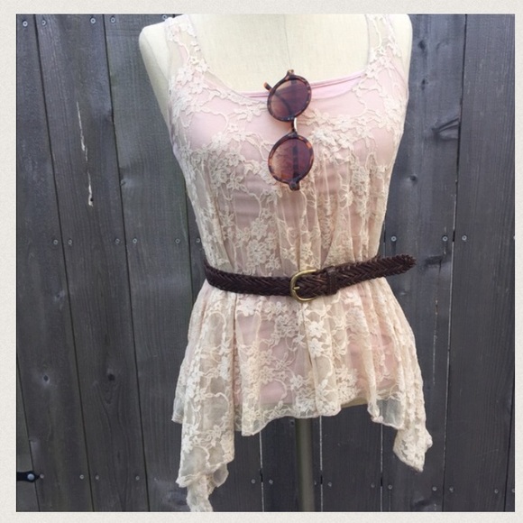⛔️sold⛔️Flowy lace tank top - Picture 4 of 4