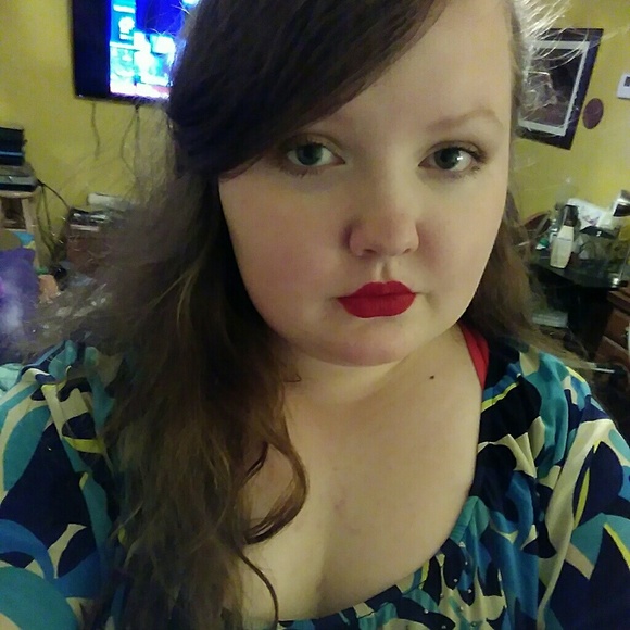 Meet your Posher, Daphne Becton - Picture 4 of 4