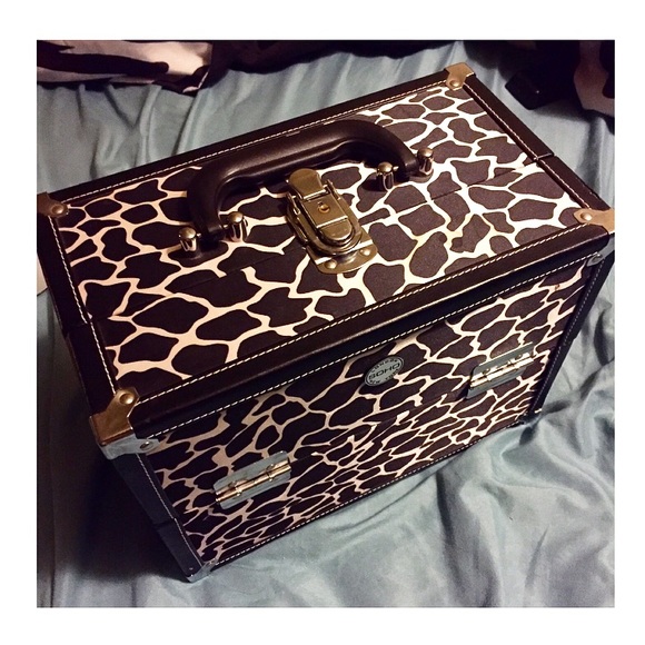 Makeup box / case