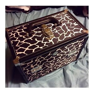 Makeup box / case