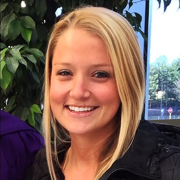 Meet your Posher, Caroline - Picture 1 of 1