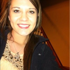 Meet your Posher, Hannah