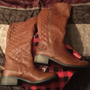 Brown boots size 10