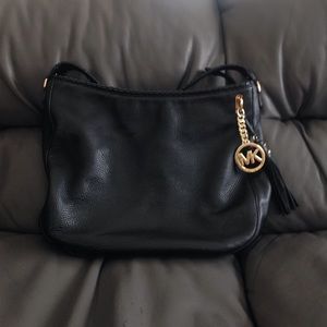 Michael Kors Purse.  PRICE DROP!! Amazing deal !!