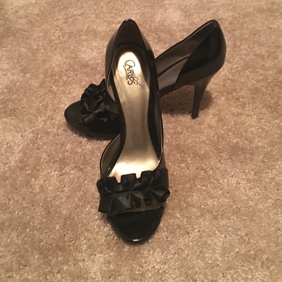 Carlos open toe black pumps